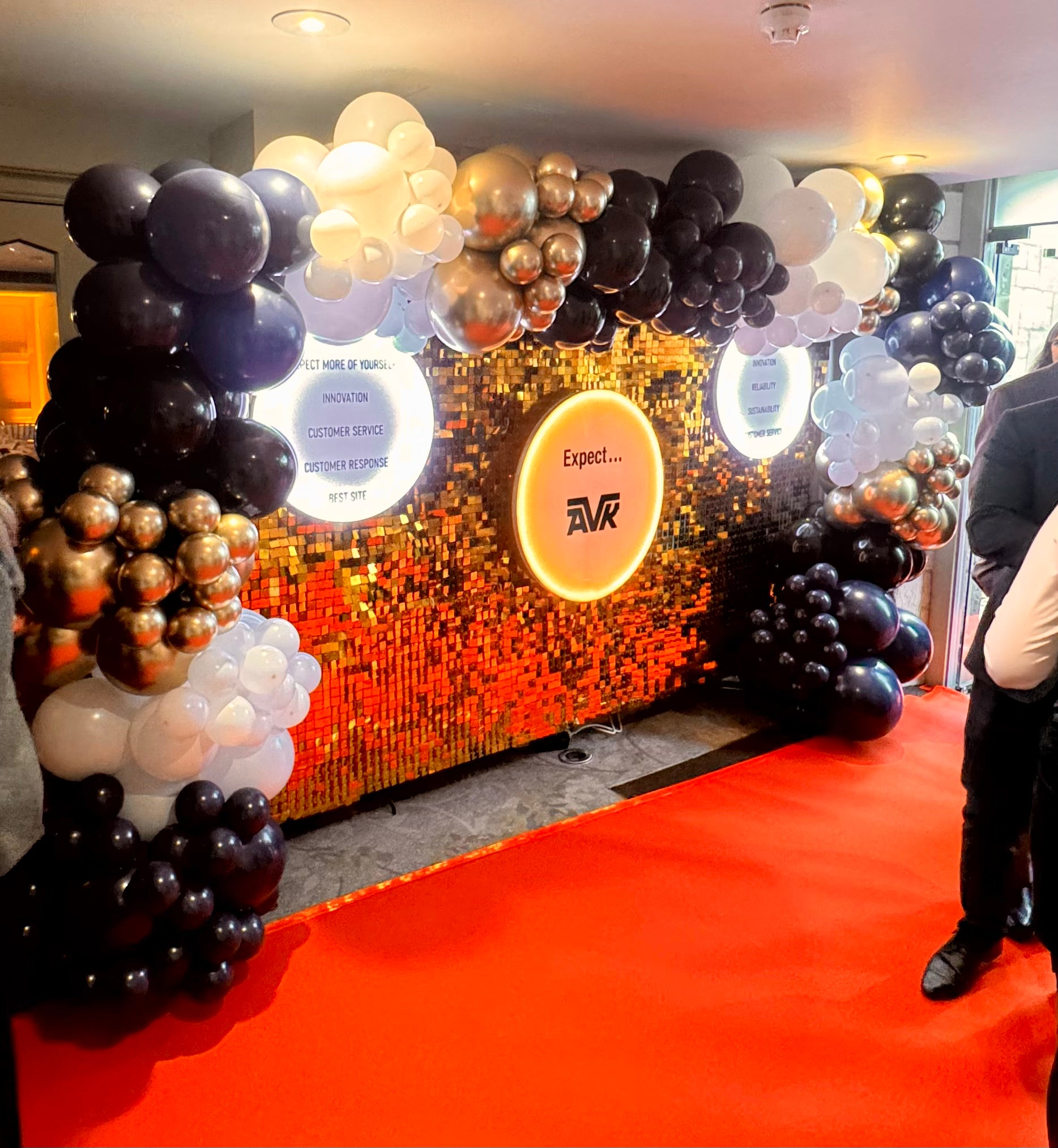 Sequin Wall with Balloon Arch